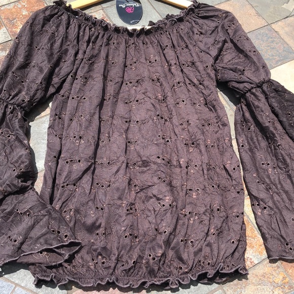 volume one Tops - NWT Off shoulder elastic closure long sleeve Small